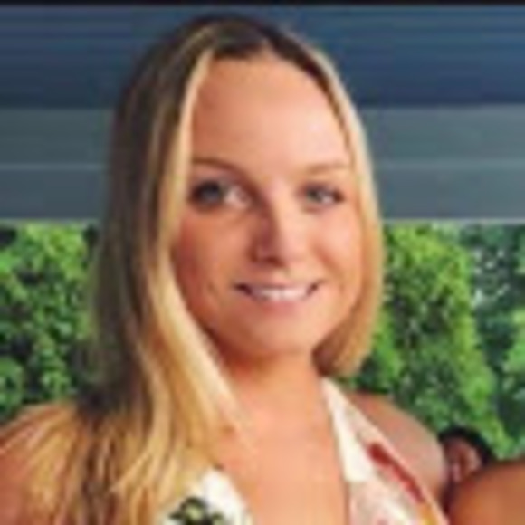 Meet your Posher, Bridget - Picture 1 of 1